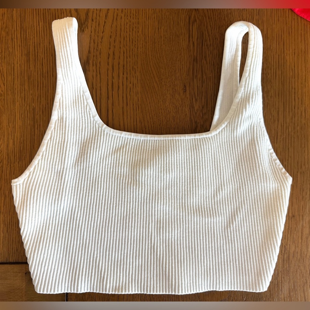 White Ribbed Women's Aritzia Babaton tank white crop top
